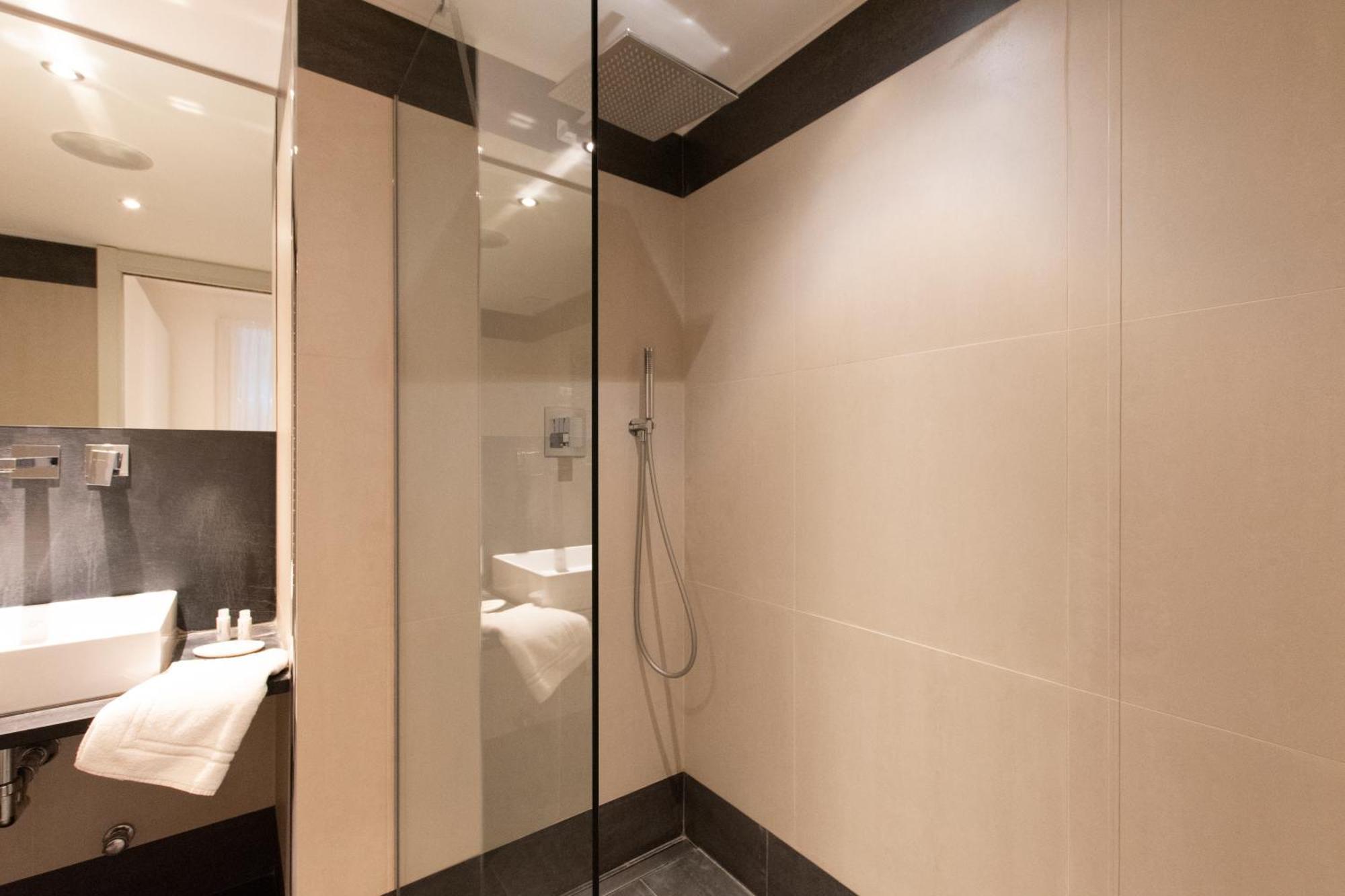 Luxury Apartment - Bramante 7 Milano Eksteriør billede